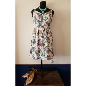 Forever 21+ - White, sleeveless flower print dress